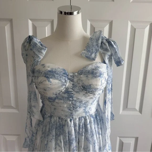 Petal and Pup Blue White Floral Coquette Lite Fabric Summer Dress Size M - Picture 3 of 16